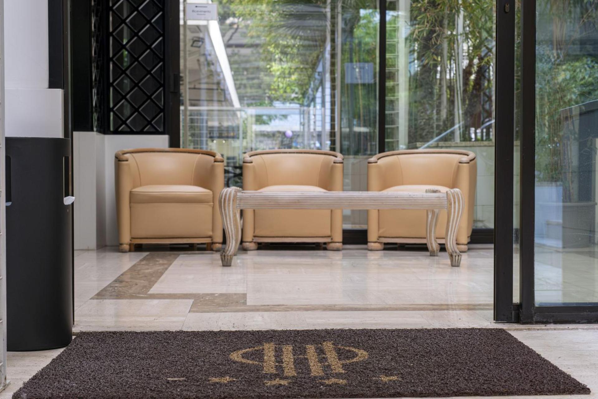 Hotel President - Vintage In Centro 4*