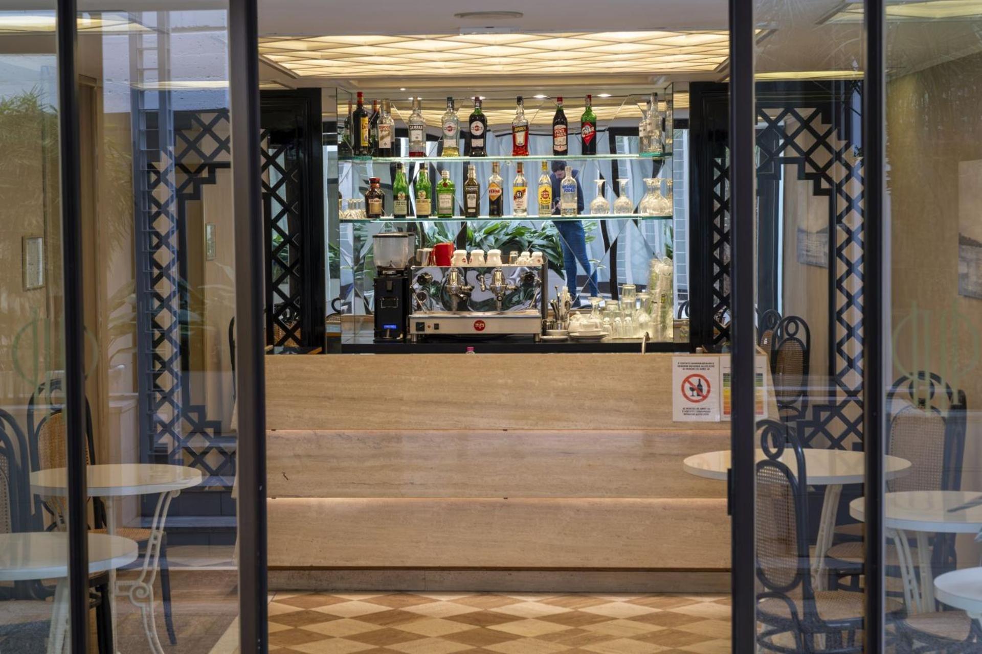 President - Vintage In Centro 4* Riccione