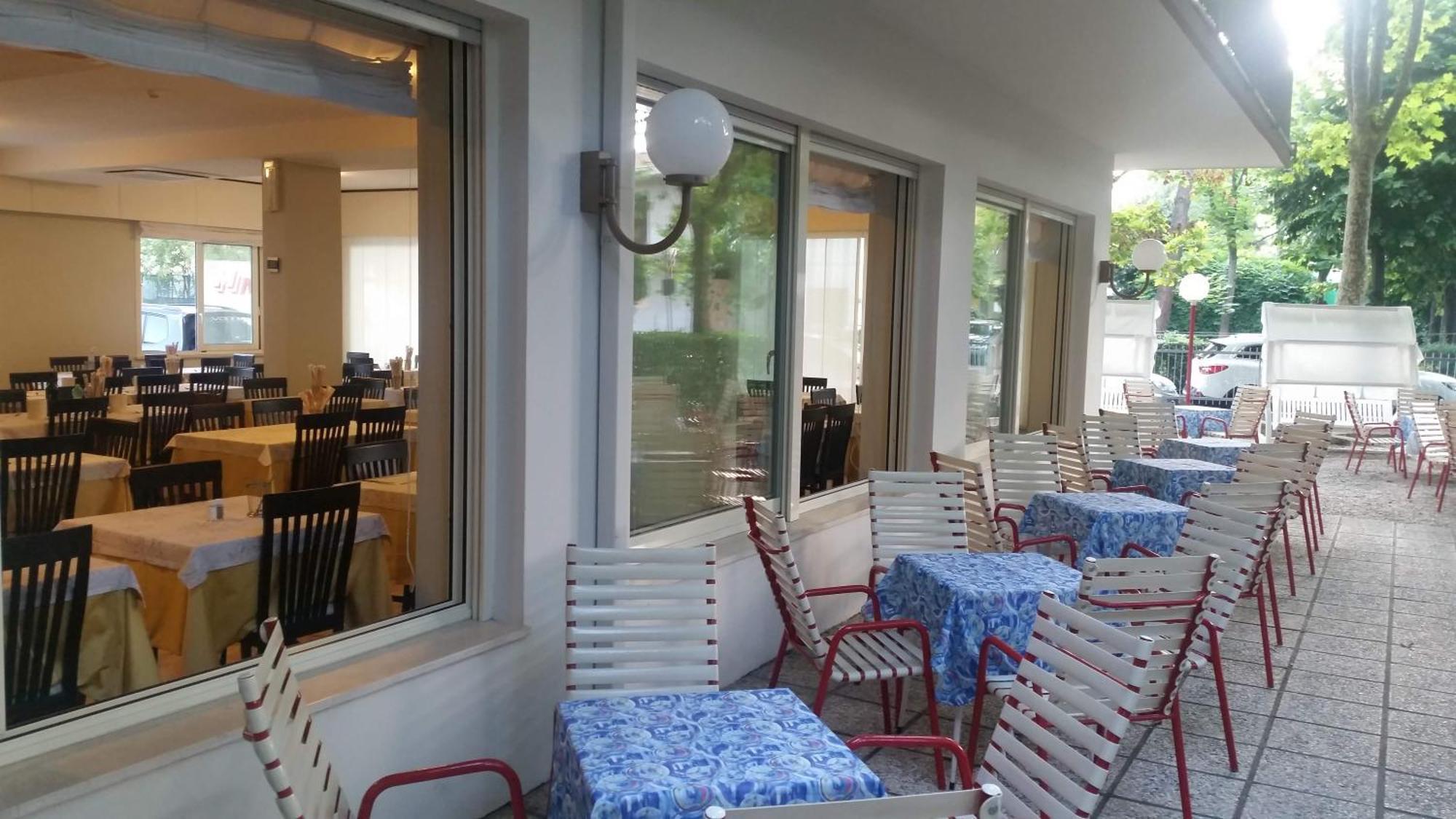 Irene Hotel 2*