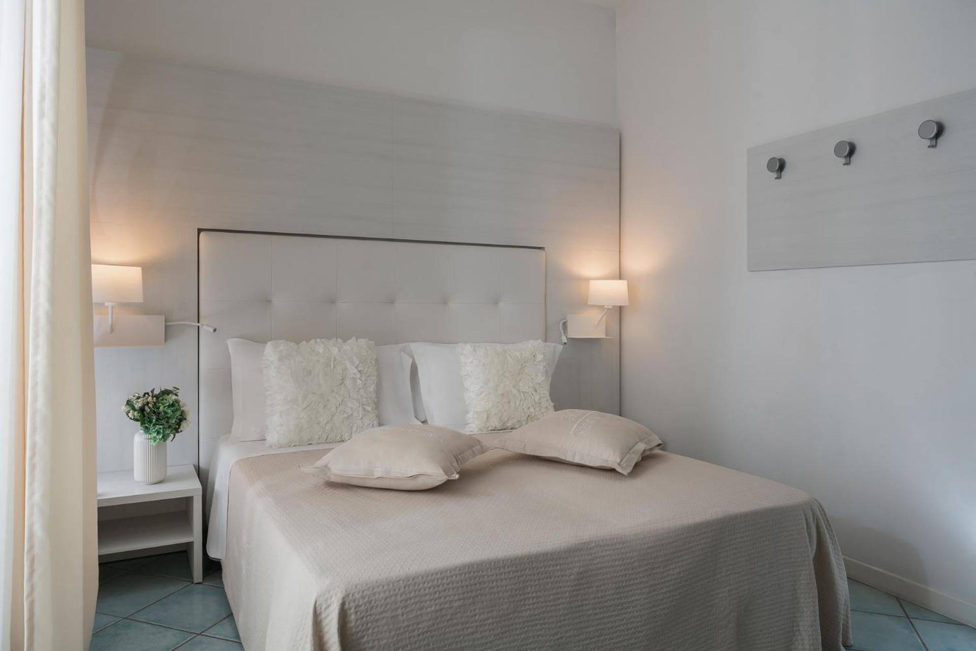 Ca' Bianca Hotel 3*