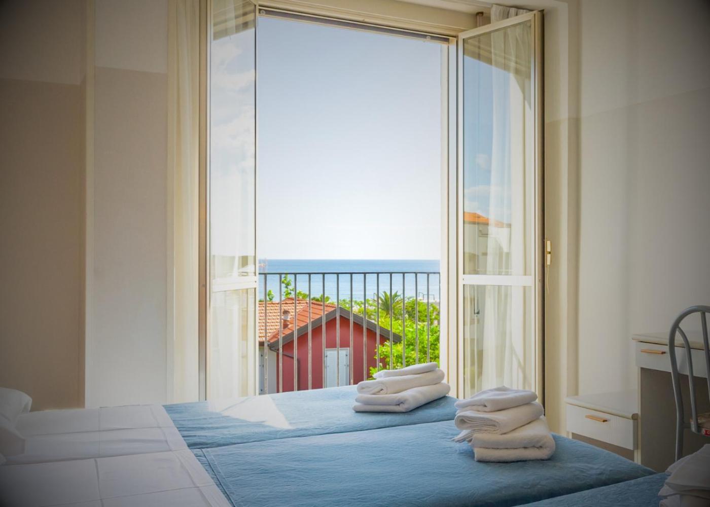 Selene - Vista Mare Riccione