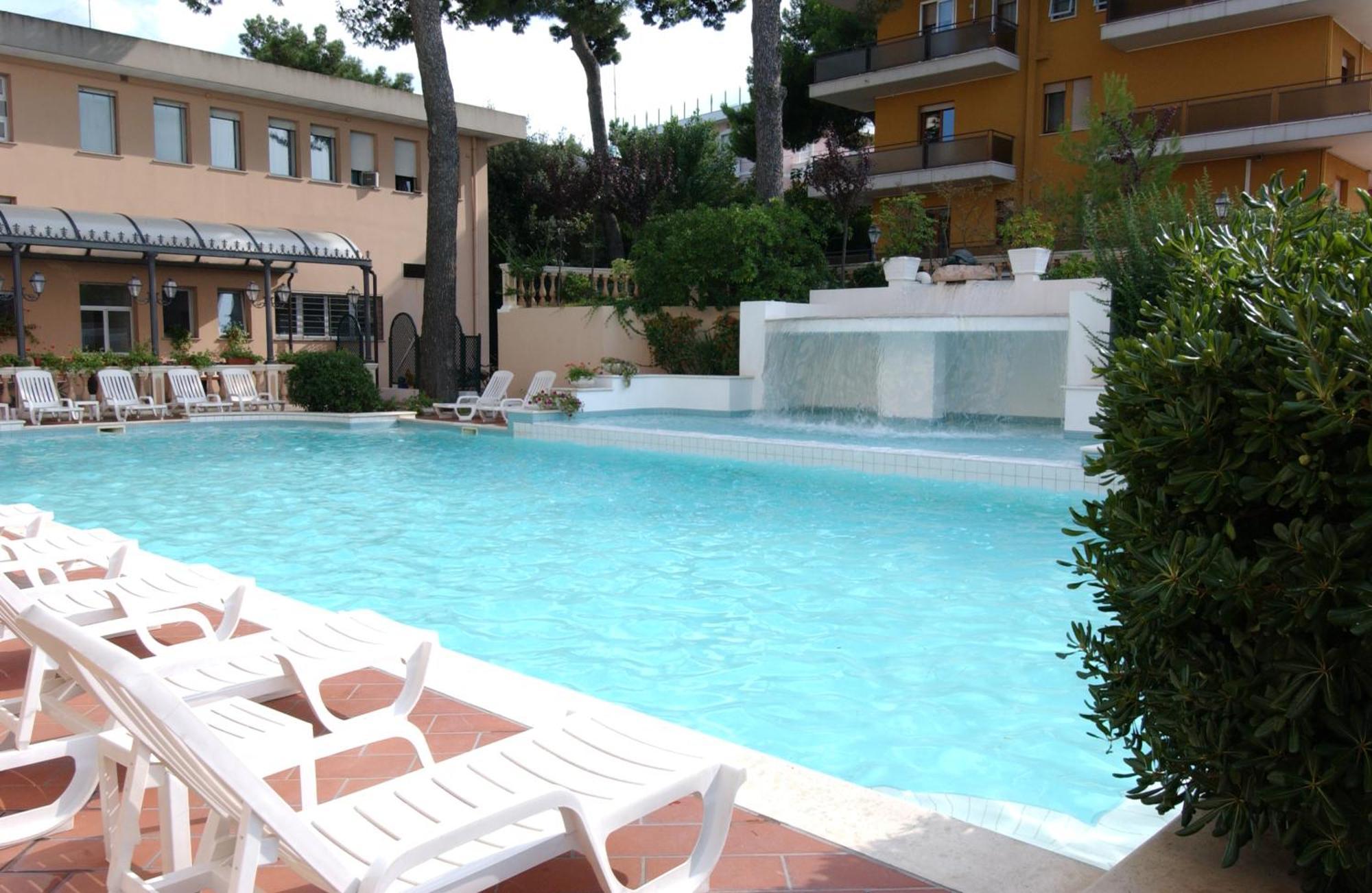 Hotel Family Sul Porticciolo 3*