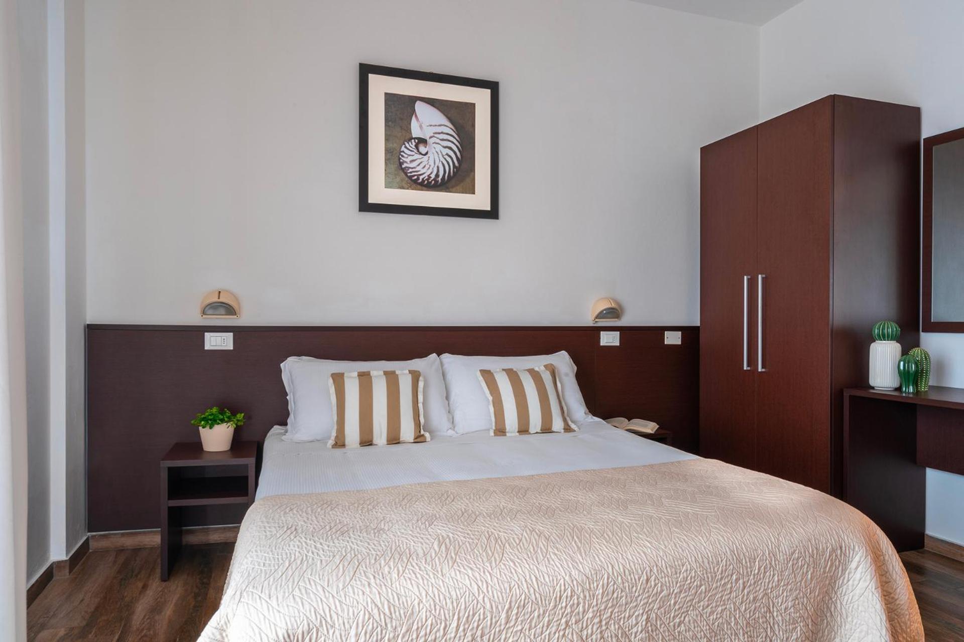 Carmen Hotel 2*