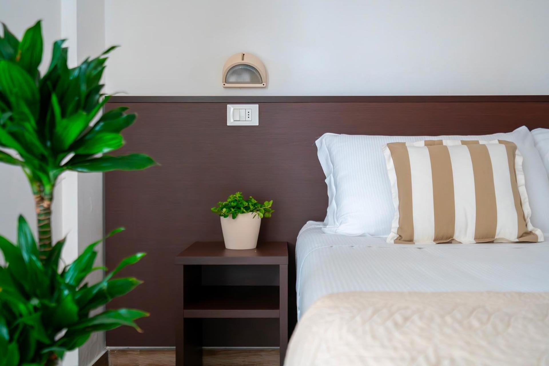 Carmen Hotel 2*