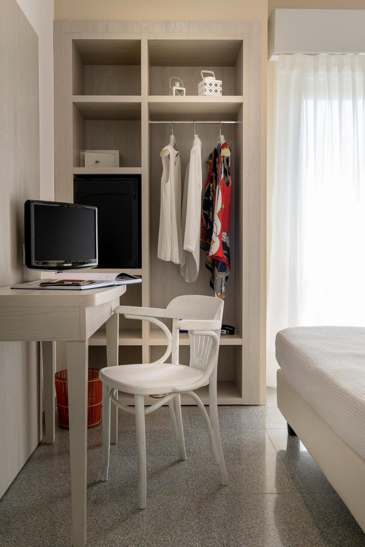 Hotel Corona 3* Riccione