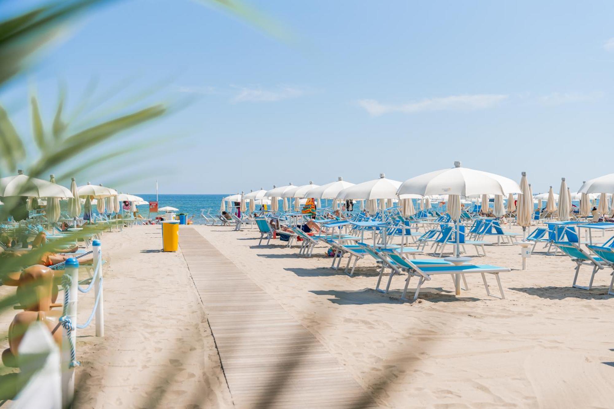 Club Del Sole International Easy Village 3* Riccione