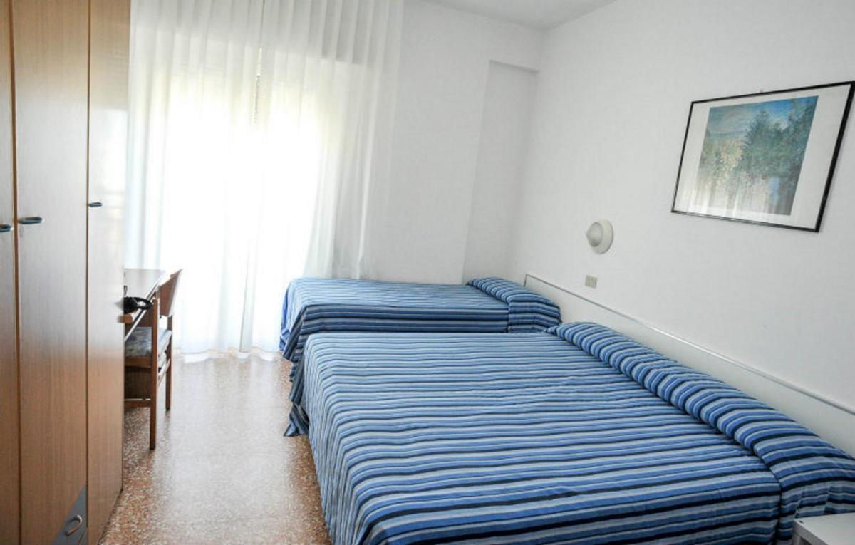 Angeles - Fronte Mare 3*