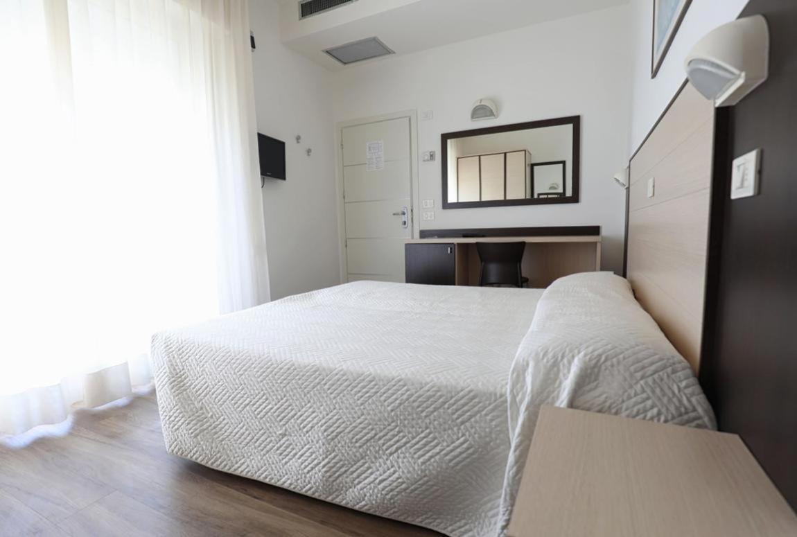 Daniel's Fronte Mare 3* Riccione
