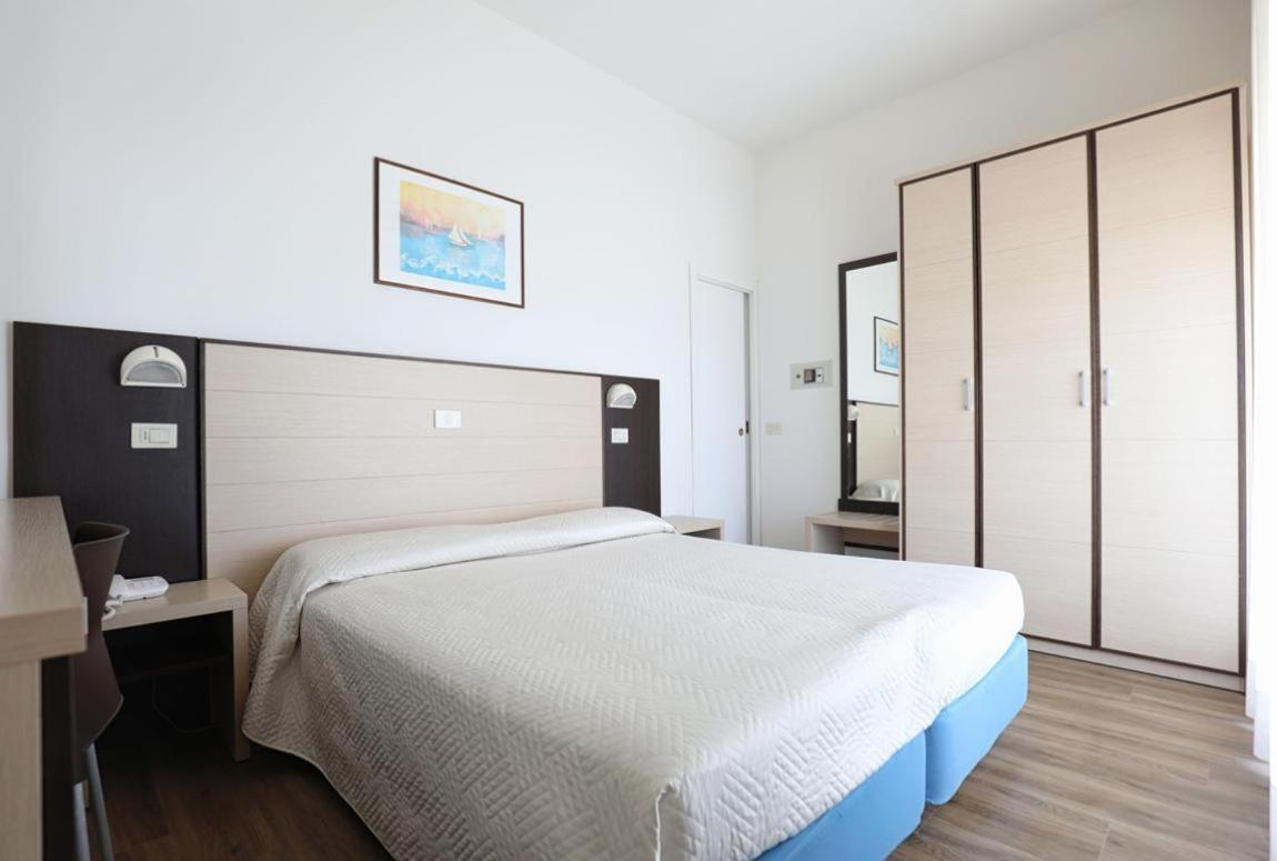 Daniel's Fronte Mare 3*