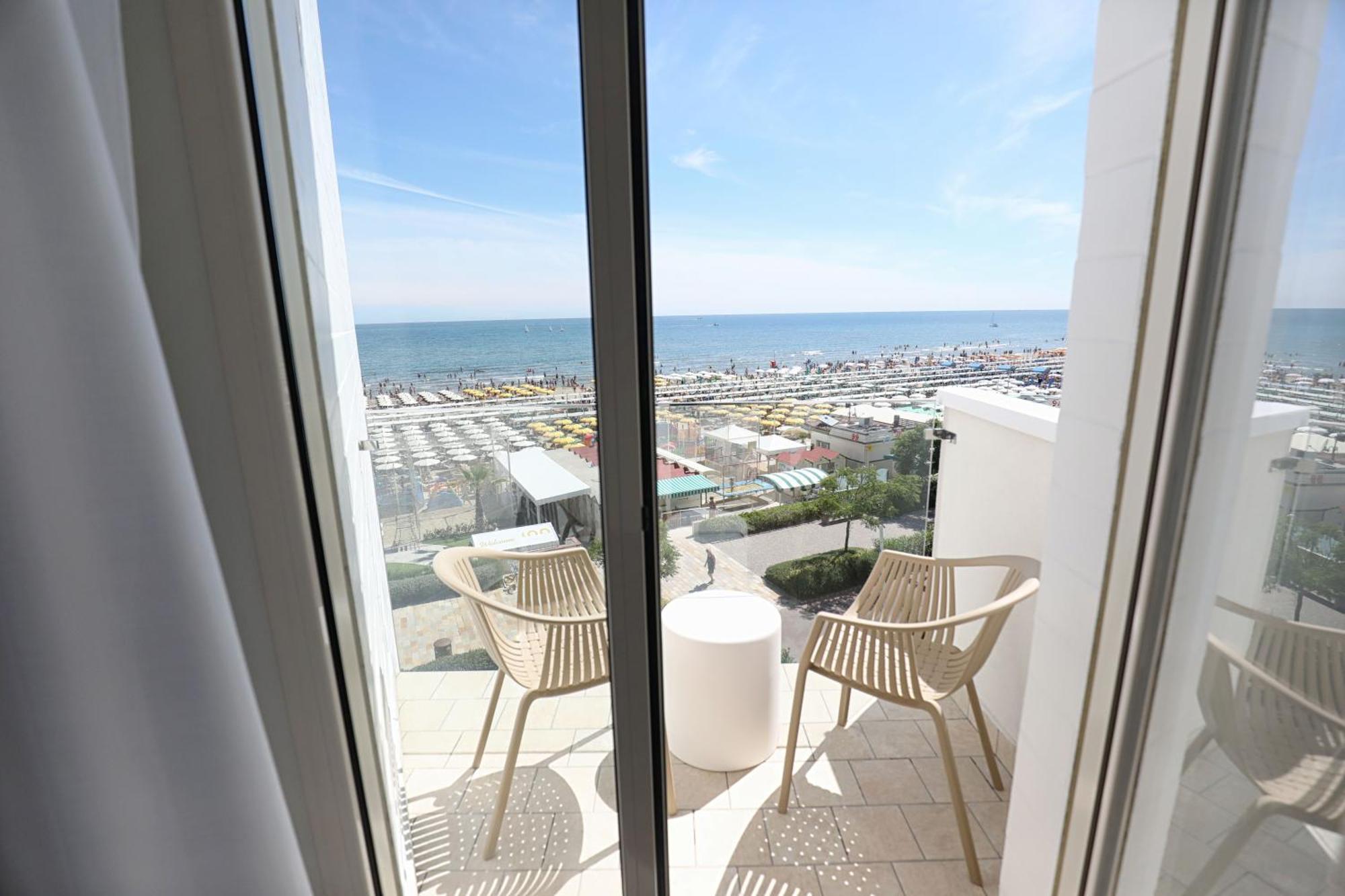 Hotel Daniel's Fronte Mare 3*