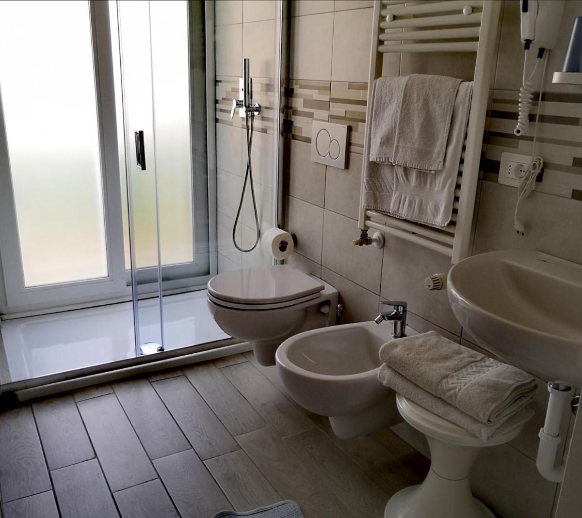 Iride Suite, Breakfast&brunch - Ideale Per Famiglie E Coppie Hotel 2*