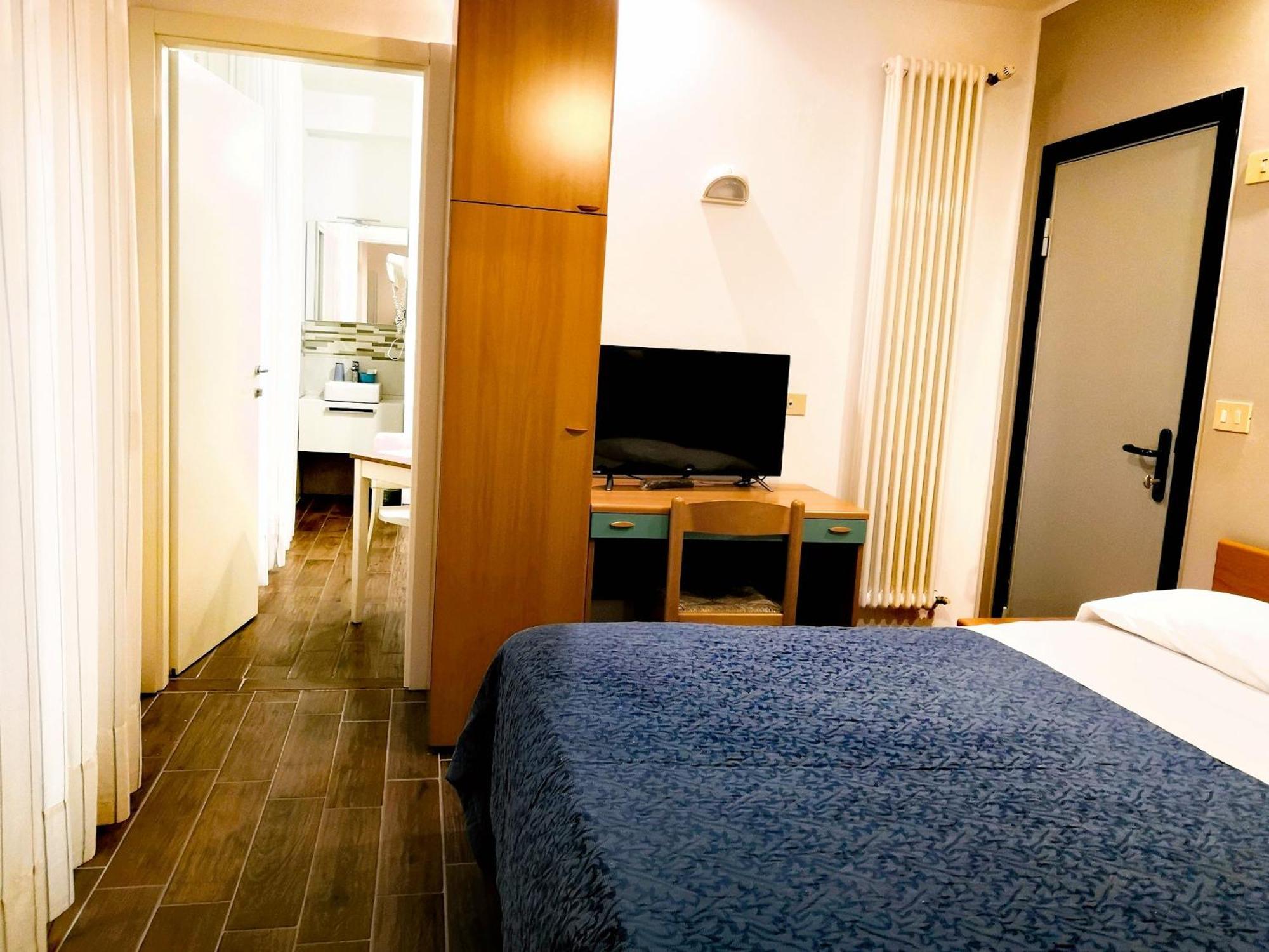 Iride Suite, Breakfast&brunch - Ideale Per Famiglie E Coppie 2* Riccione