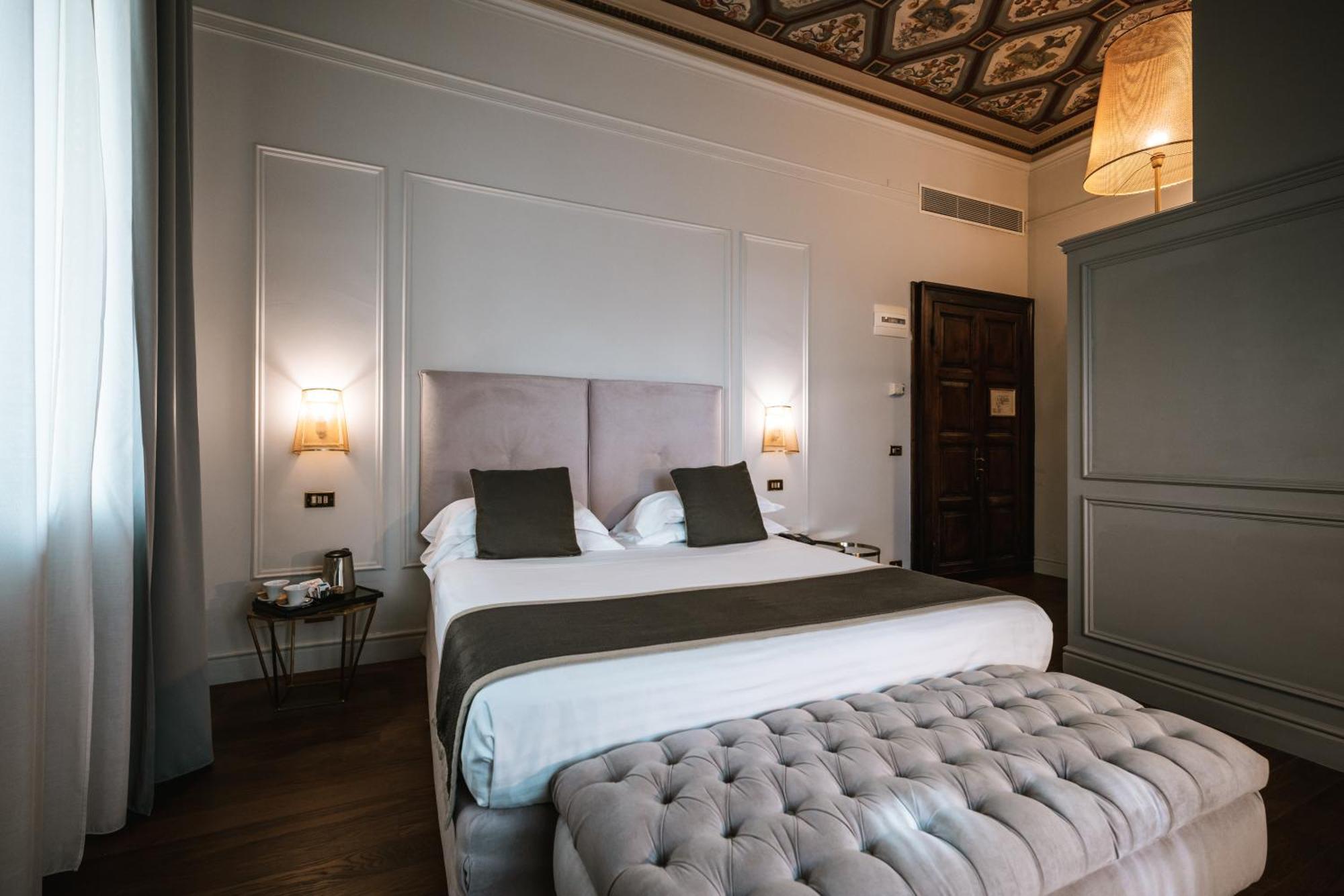 De La Hotel 4*