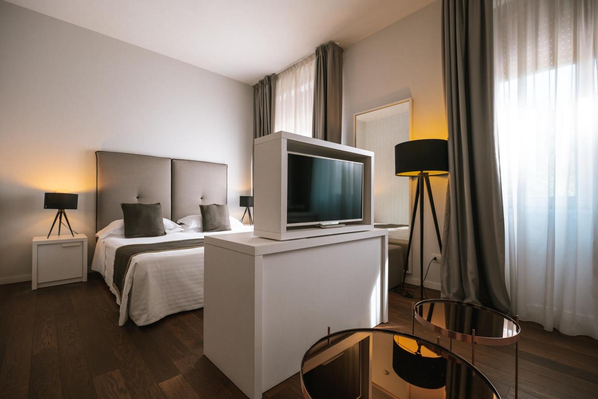 De La Hotel