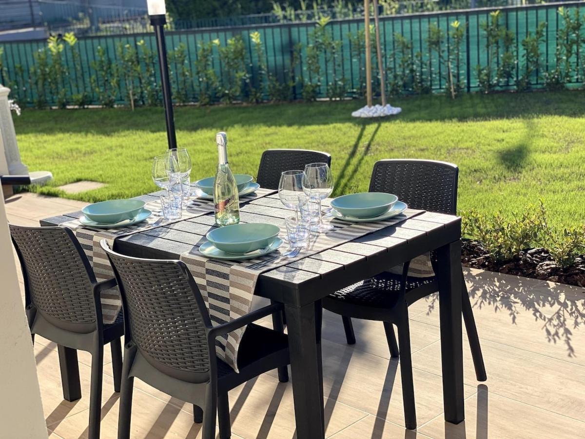 Appartamento Con Giardino Indipendente 250 Mt Dal Mare
