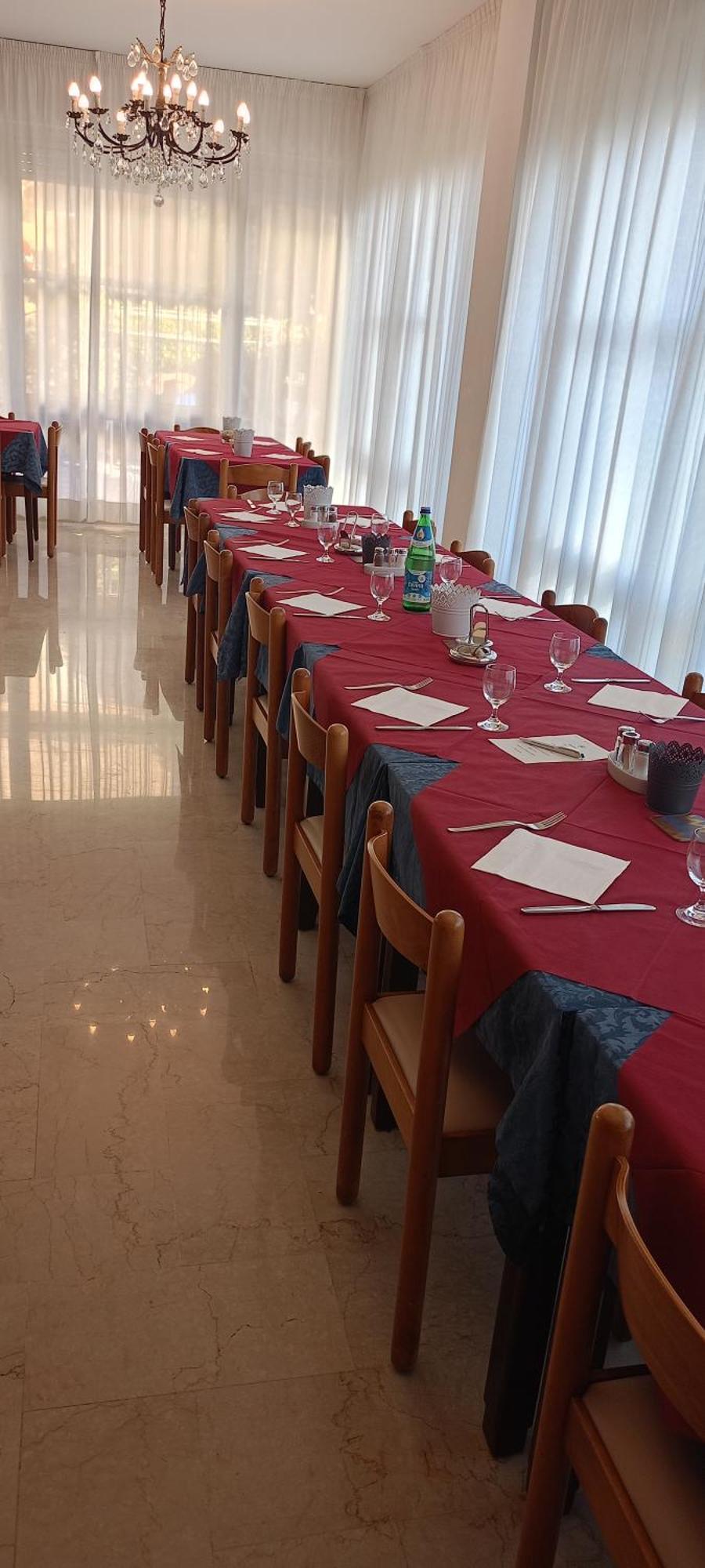 Rossella Hotel 2*