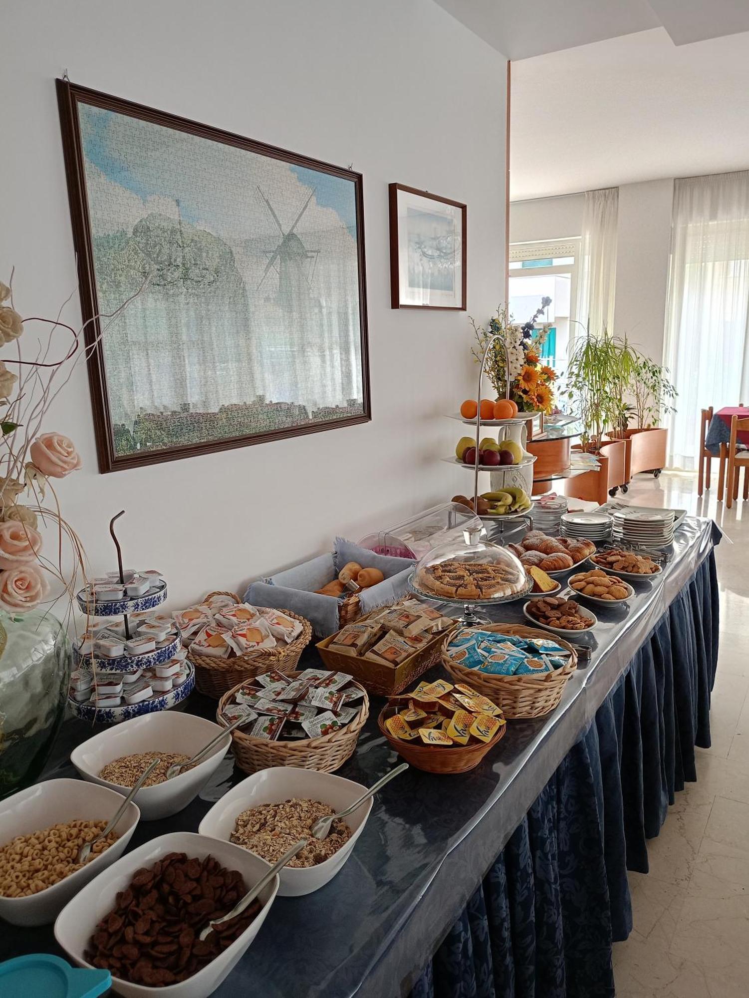 Rossella Hotel 2*