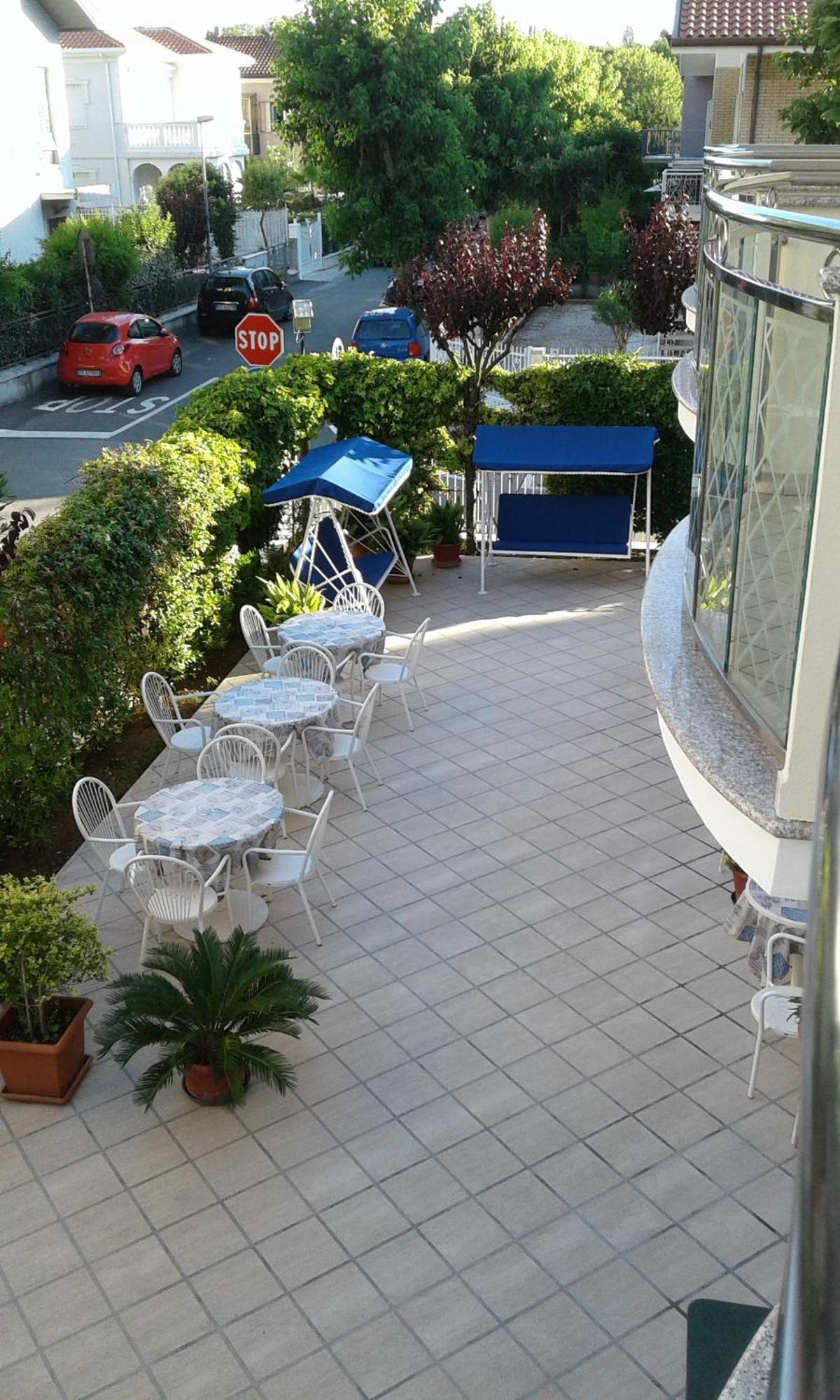 Rossella Hotel 2*