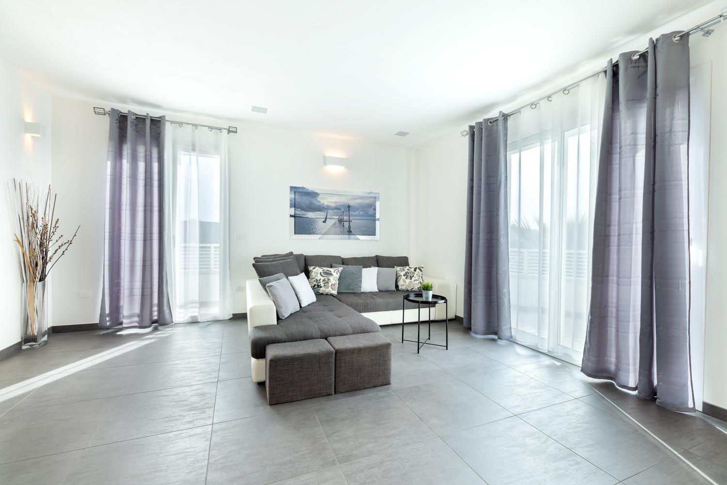 Penthouse18 - Jacuzzi On Master Bedroom