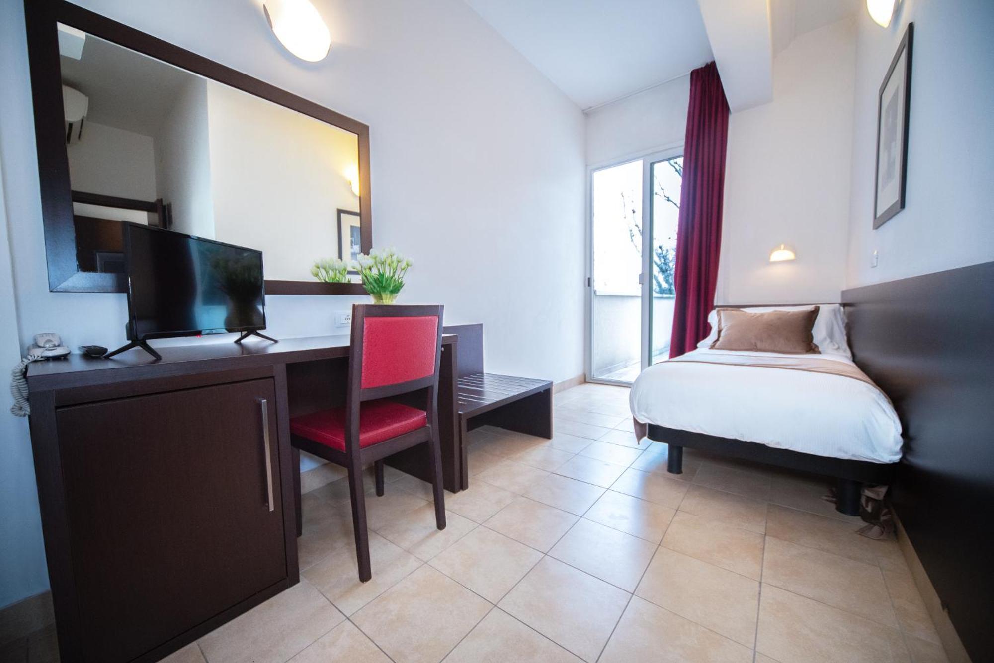Union Park - Sul Mare Con Piscina 3* Riccione
