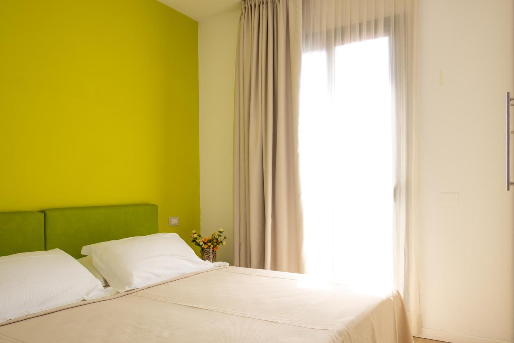Sound Aparthotel 3*