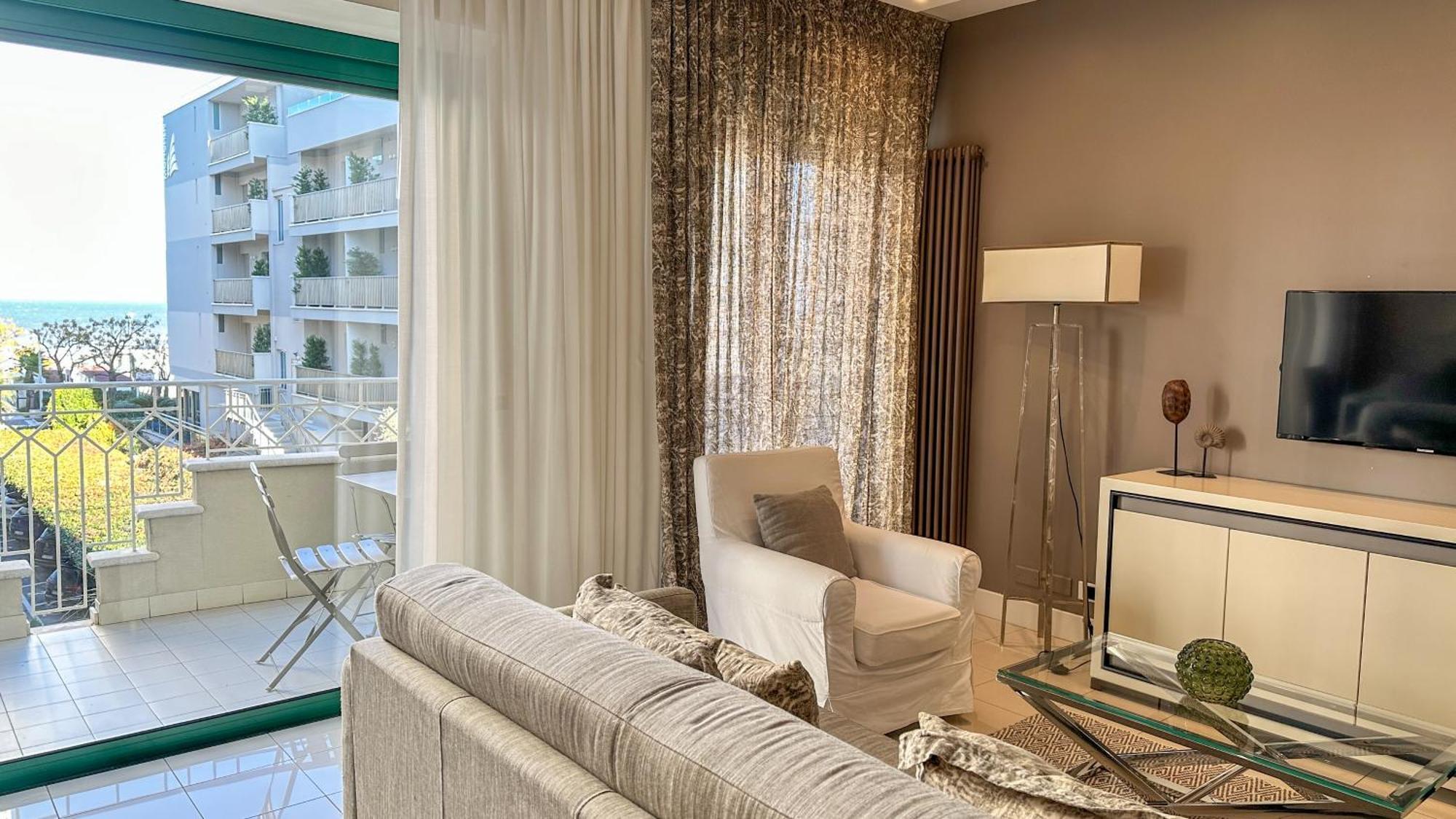 Aparthotel Lungomare Riccione