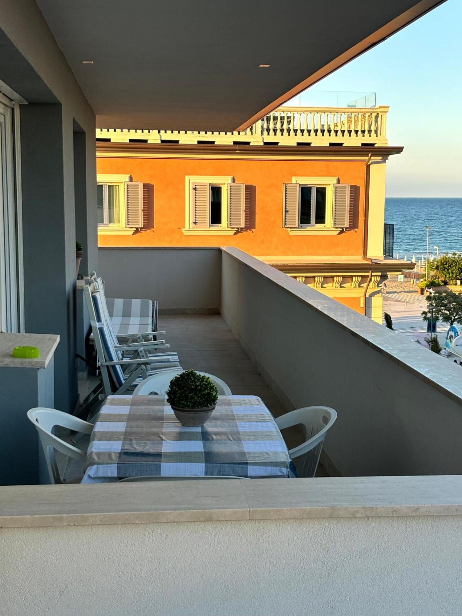 Aria Di Mare Su Viale Ceccarini Apartment *