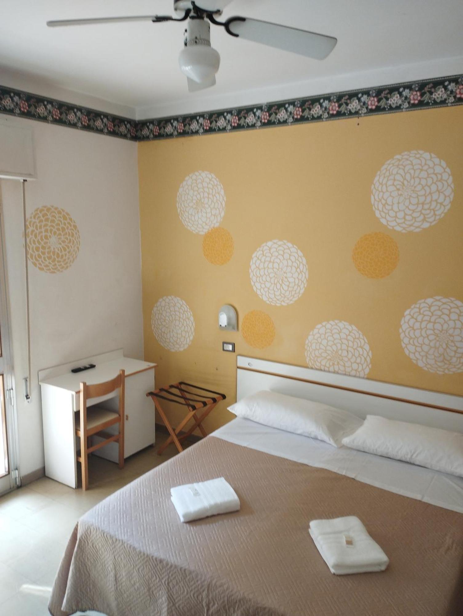 Smile Nuova Gestione Hotel 2*