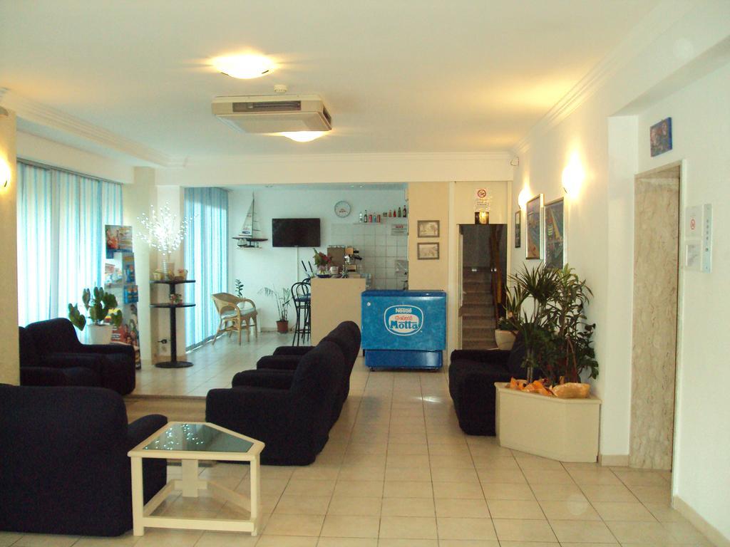 Canasta 2* Riccione