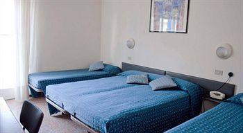 Angeles - Fronte Mare 3*