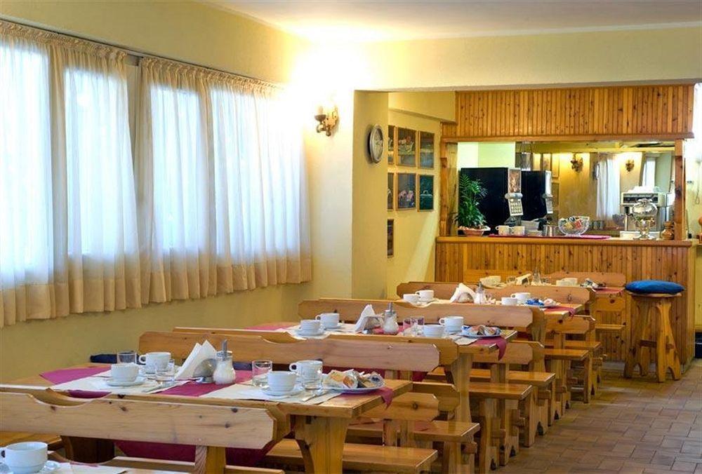 Angeles - Fronte Mare 3*