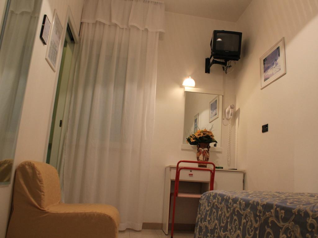 Morena Hotel 2*