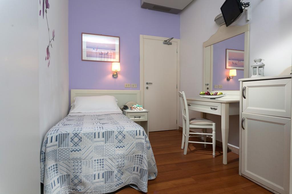 Mon Pays Hotel