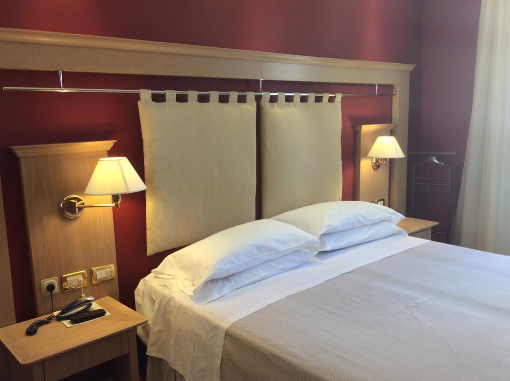 Vienna Touring Hotel 4*