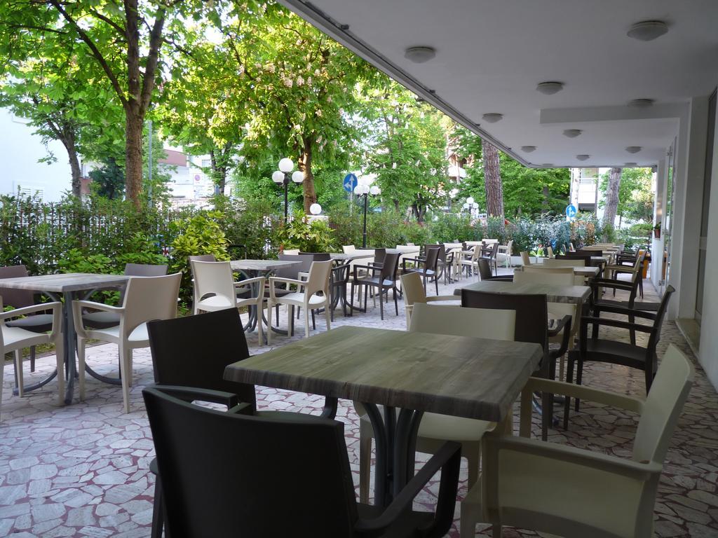 Pierre Hotel 3*