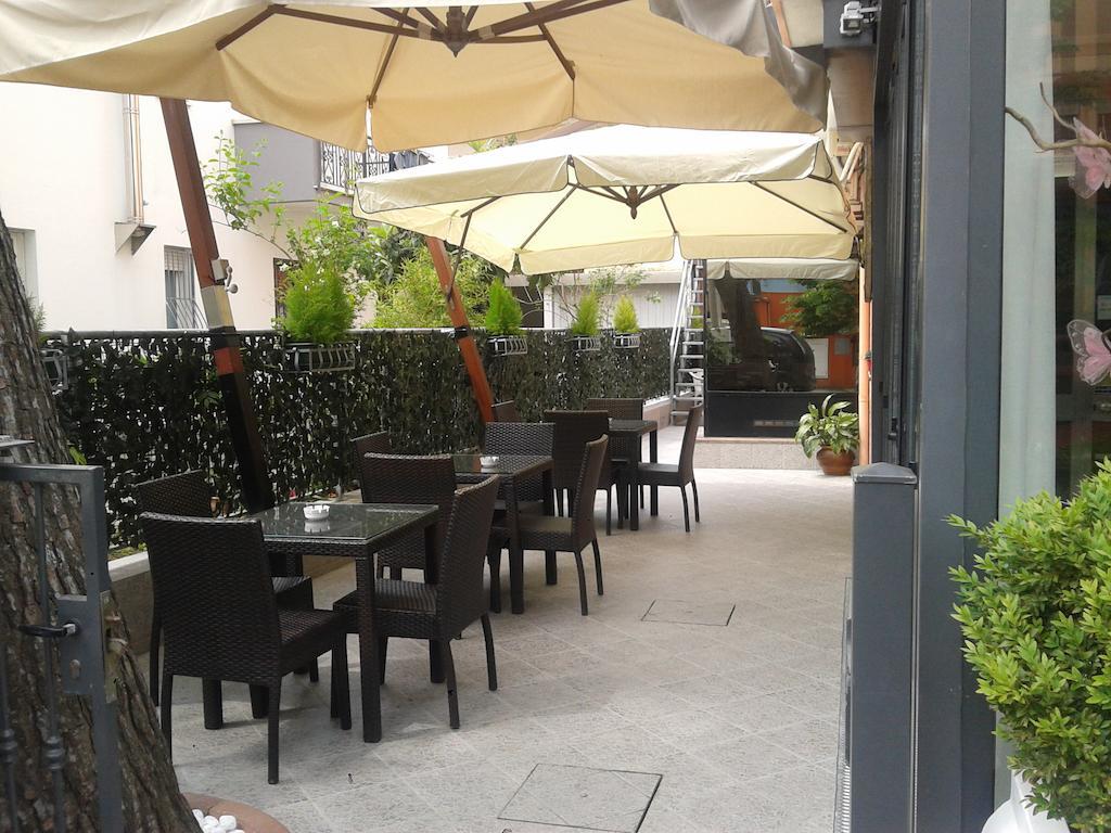 Santa Cecilia Hotel *