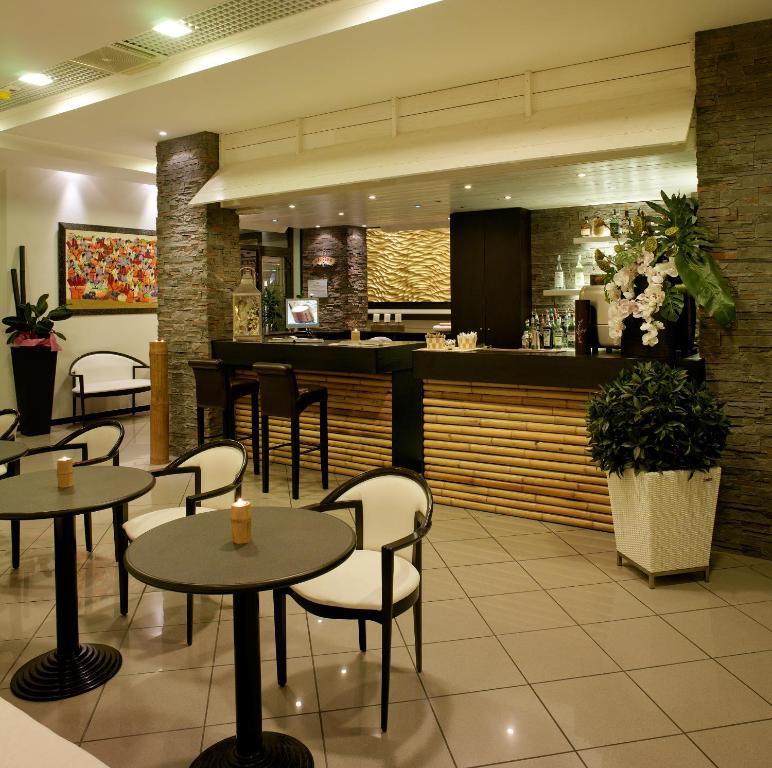 Hawaii Hotel 2*