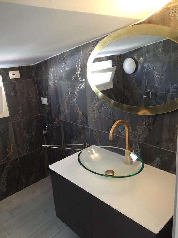 Via Galileo 7 * Riccione
