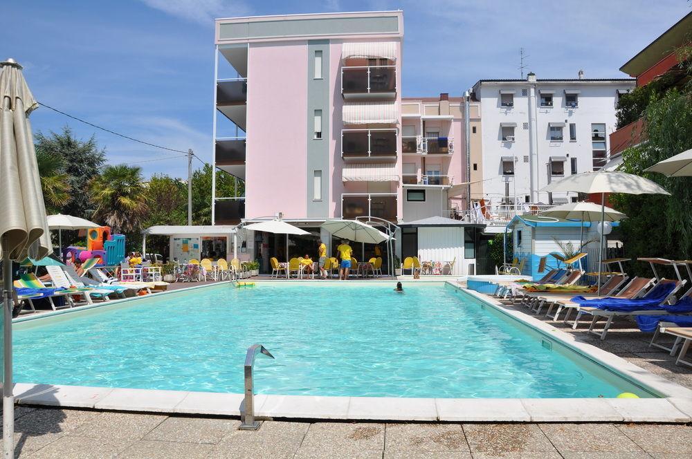 Tre Rose Hotel 3*