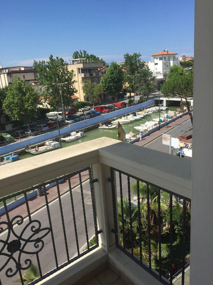 Veliero Aparthotel 4*