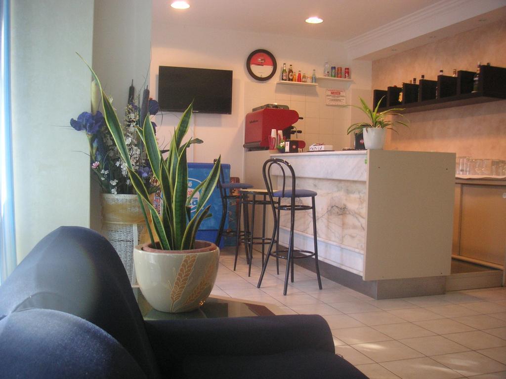 Canasta Hotel 2*