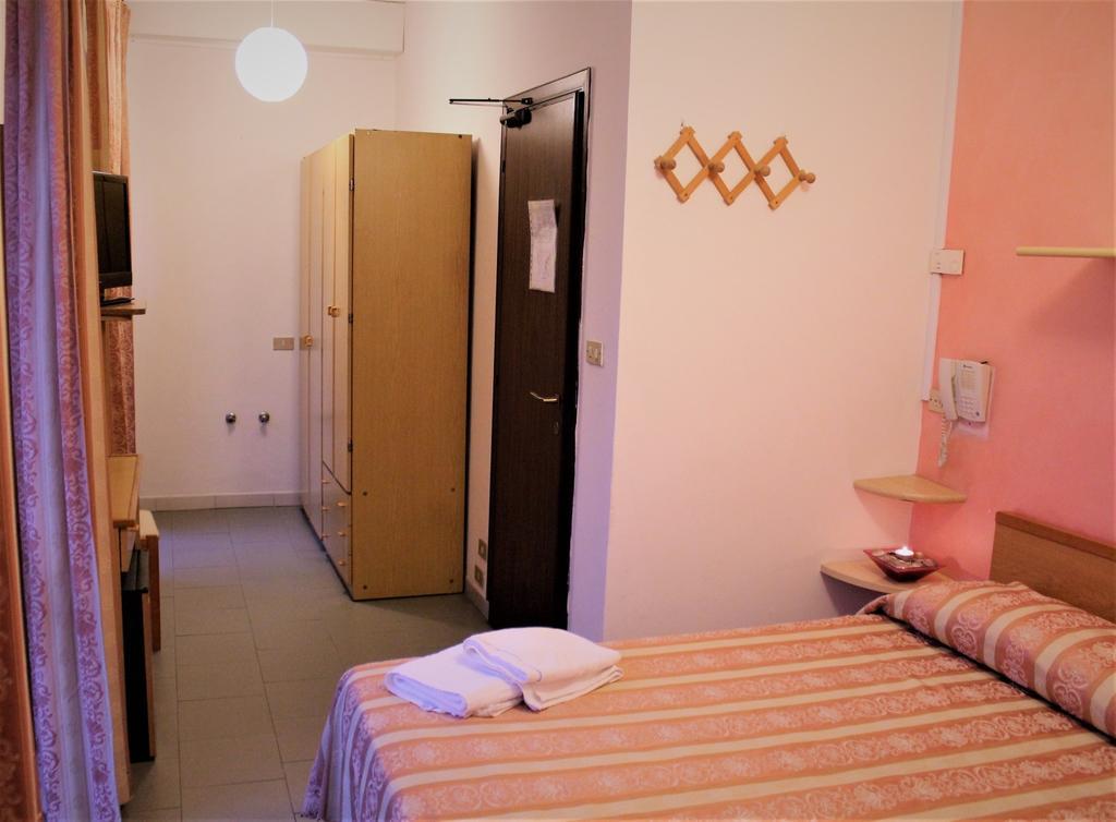 Hotel Midi *