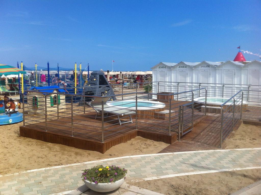 Linda - Family - Nuova Costruzione Antisismica Hotel Riccione