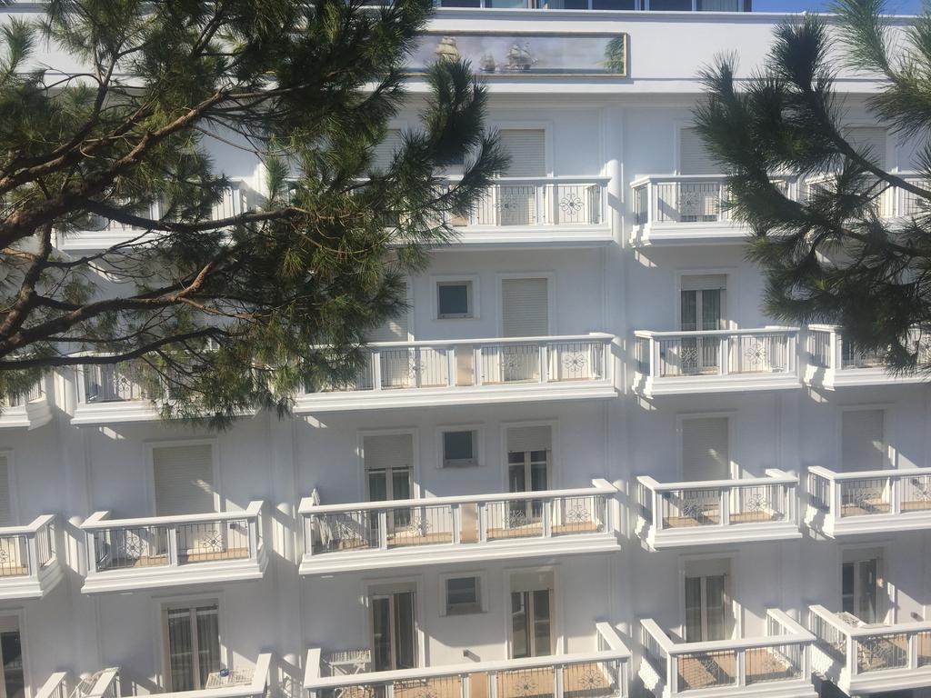 Veliero Aparthotel Riccione