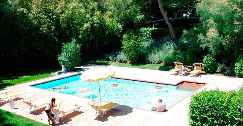 Aparthotel Residenze Al Colle Dei Pini Riccione