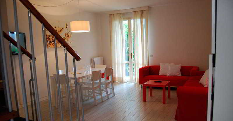 Residenze Al Colle Dei Pini Aparthotel 3*