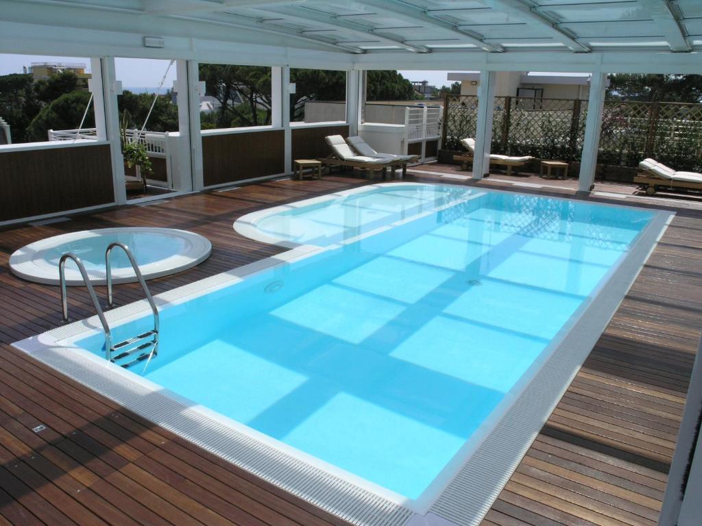 England 4* Riccione