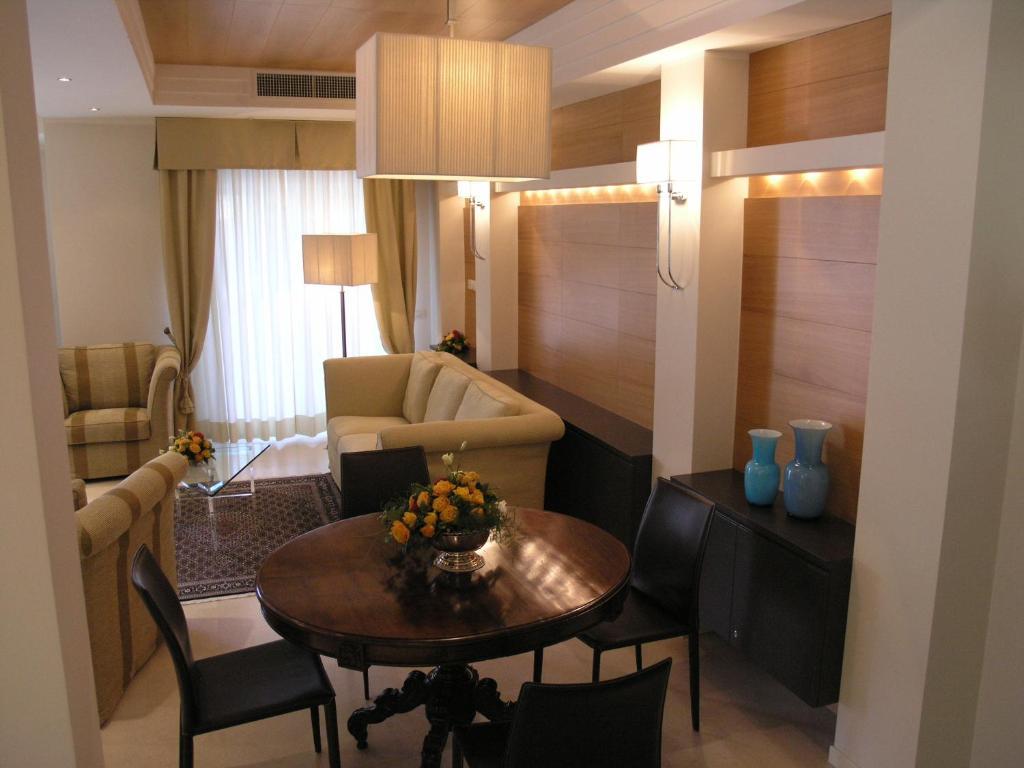 England 4* Riccione
