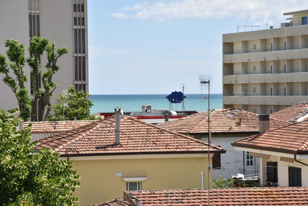 Marina Hotel