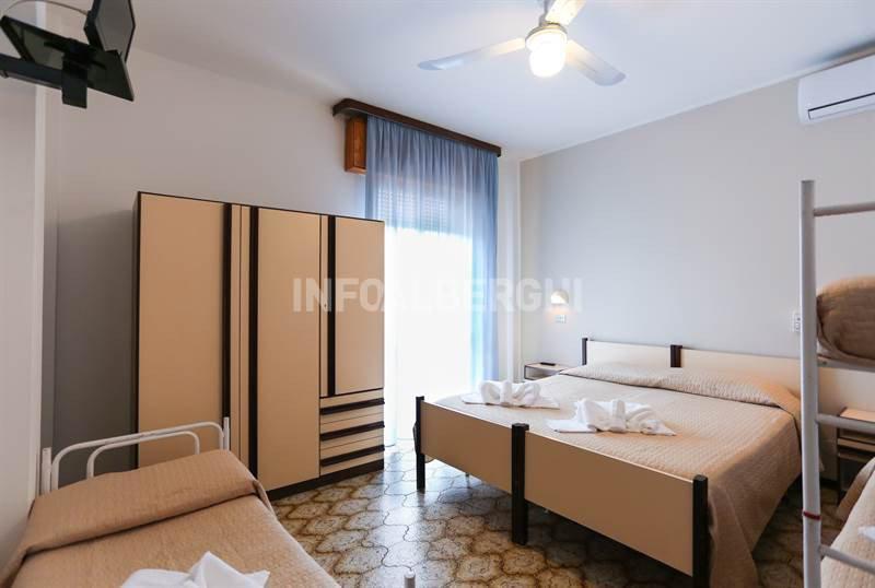 Hotel Fucsia 2*